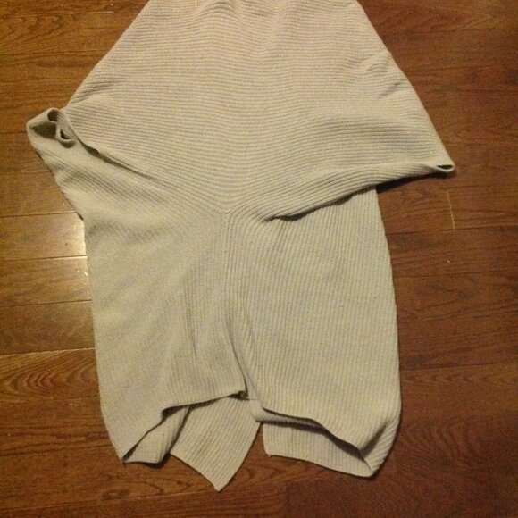 Oversized Grey chunky knit sweater cardigan shrug - Picture 8 of 8